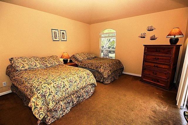 Universal Vacations Naples Area Homes Room photo